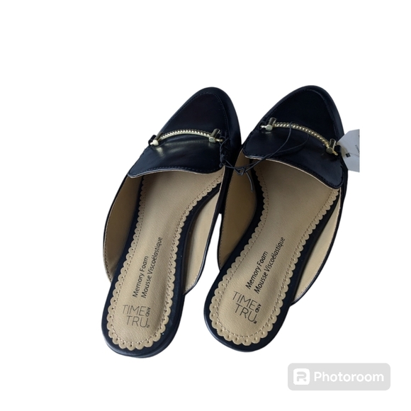 Time and Tru Slip On Shoes. Memory Foam. Size 7. Black. NWT - Picture 4 of 10